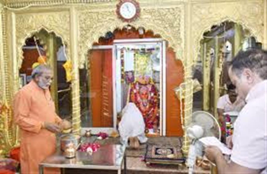 भाजपा नेता भारत सिंह कुशवाहा पहुंचे मंशापूर्ण हनुमान मंदिर | किया चुनाव का प्रचार प्रसार 